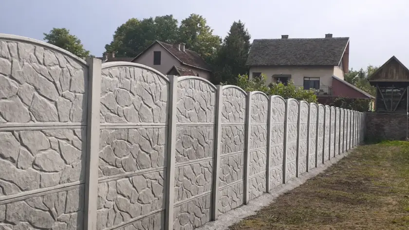 Betonska ograda Krupan kamen standard — armirani paneli